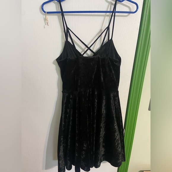 Velvet Semi formal dress - Picture 3 of 4